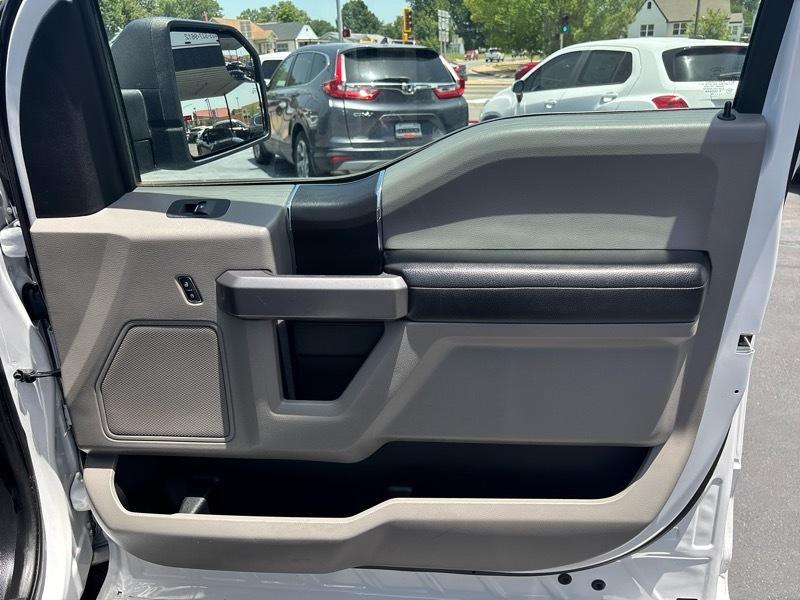 Ford F-150 4WD SuperCrew 139" XLT 2019