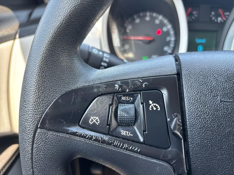 Chevrolet Equinox LS 2WD 2011