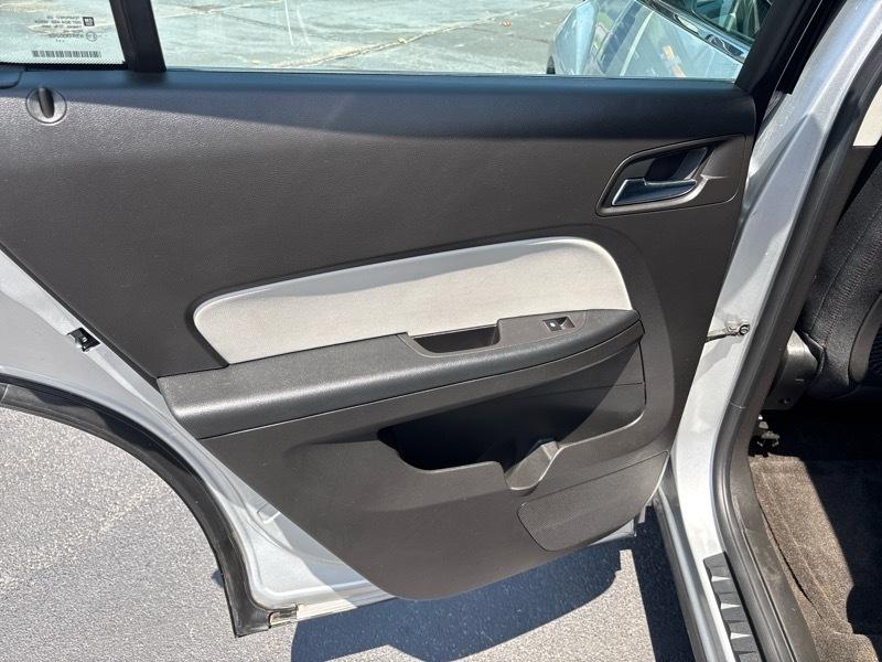 Chevrolet Equinox LS 2WD 2011