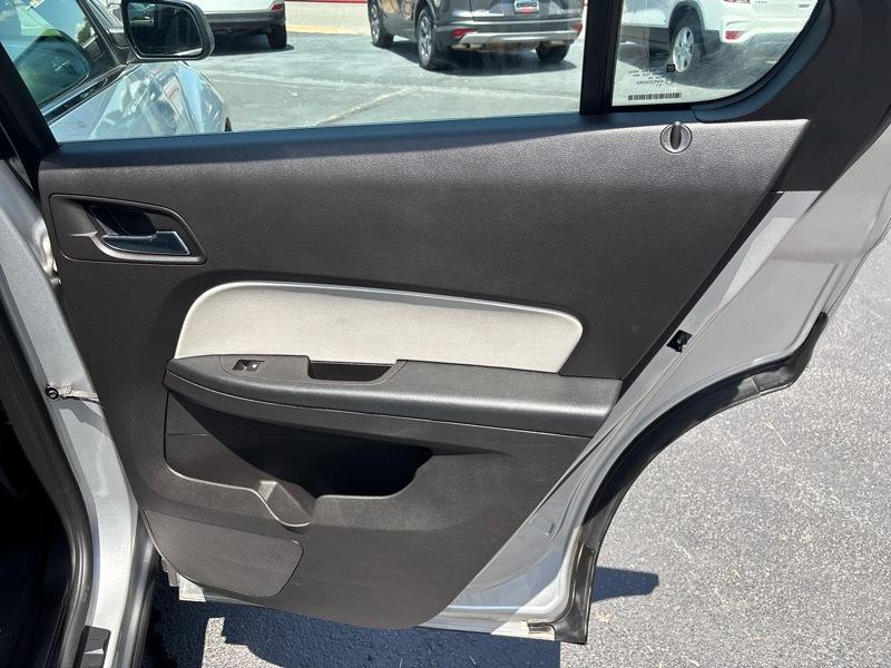 Chevrolet Equinox LS 2WD 2011