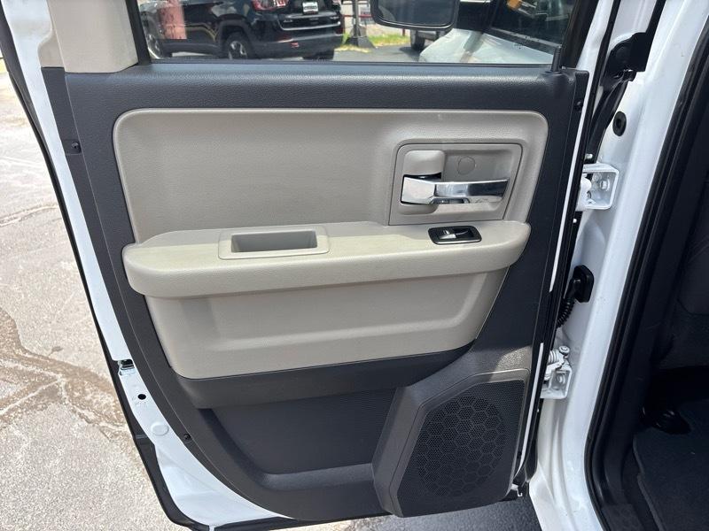 RAM 1500 SLT Quad Cab 2WD 2012