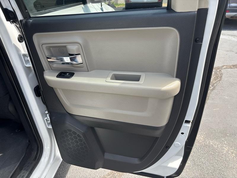 RAM 1500 SLT Quad Cab 2WD 2012