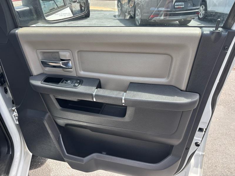 RAM 1500 SLT Quad Cab 2WD 2012