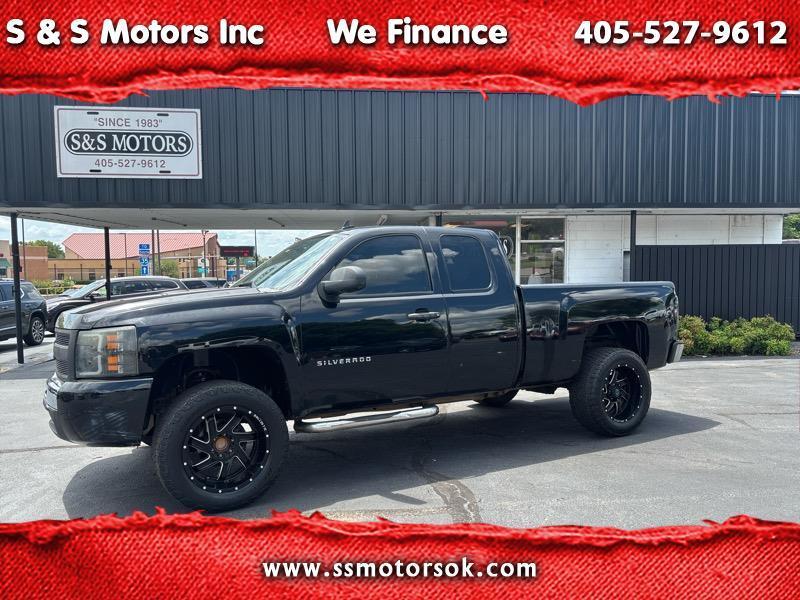 Chevrolet Silverado 1500 LS Extended Cab 2WD 2011