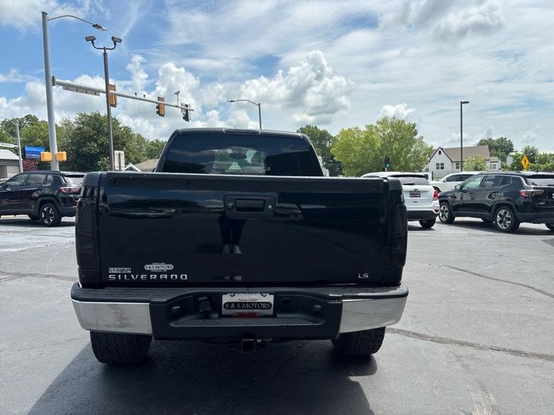 Chevrolet Silverado 1500 LS Extended Cab 2WD 2011