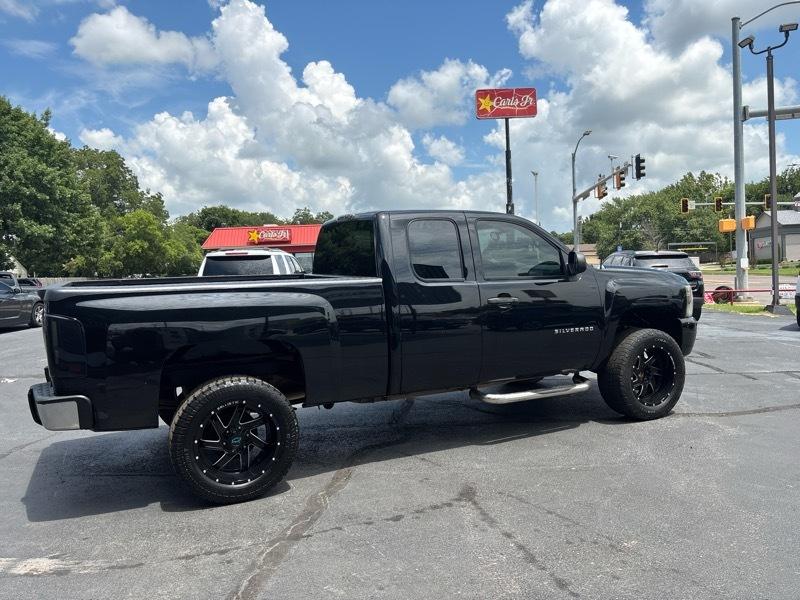 Chevrolet Silverado 1500 LS Extended Cab 2WD 2011