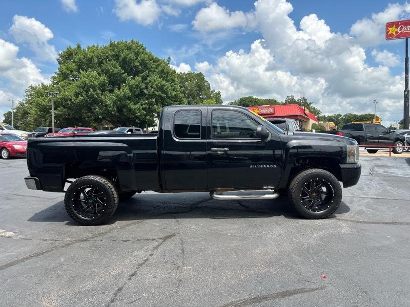 Chevrolet Silverado 1500 LS Extended Cab 2WD 2011