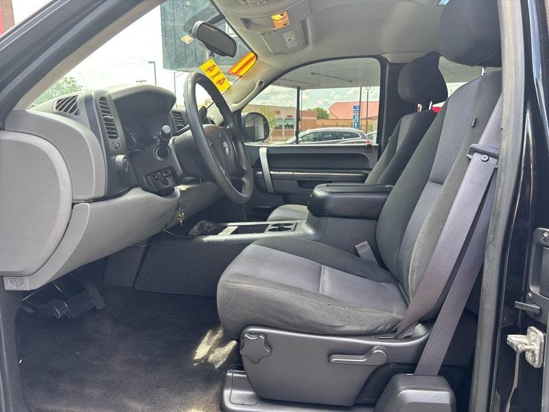 Chevrolet Silverado 1500 LS Extended Cab 2WD 2011