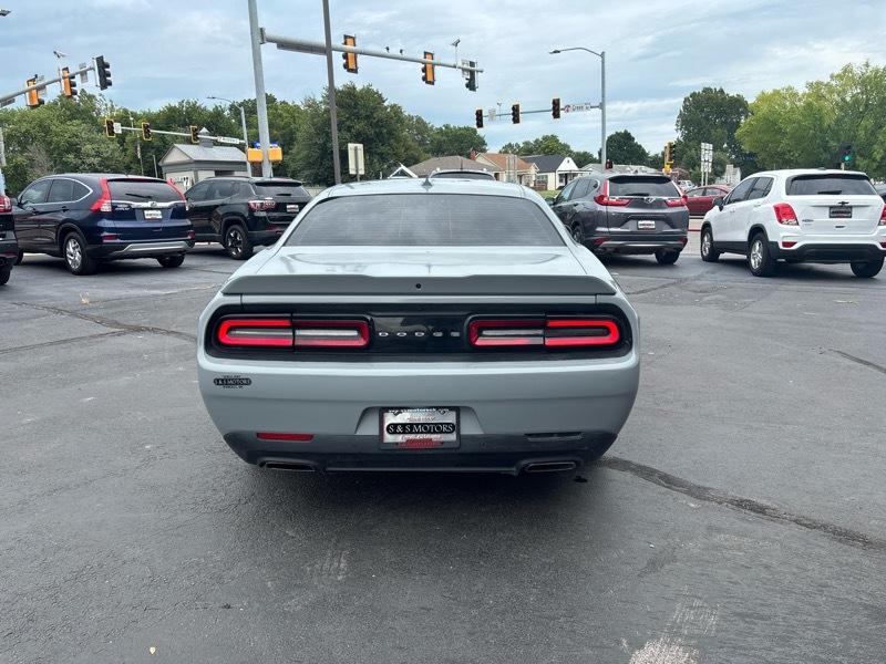 Dodge Challenger SXT Plus 2015