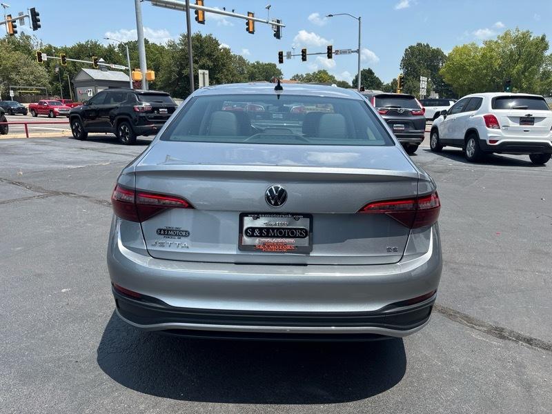 Volkswagen Jetta SE 2024