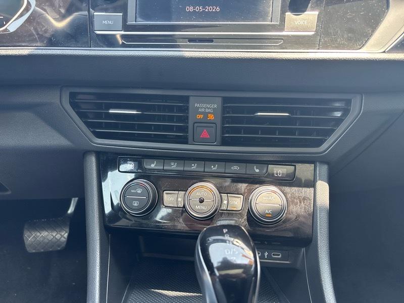Volkswagen Jetta SE 2024