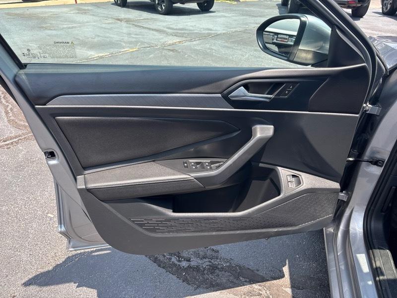 Volkswagen Jetta SE 2024