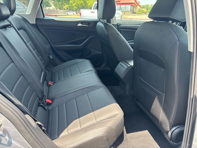 Volkswagen Jetta SE 2024