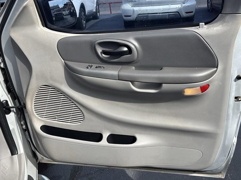 Ford F-150 XL Flareside 2WD 2003