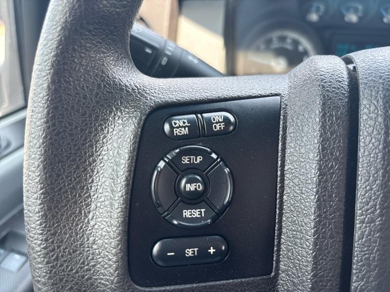 Ford F-350 SD XL SuperCab Long Bed DRW 2WD 2012