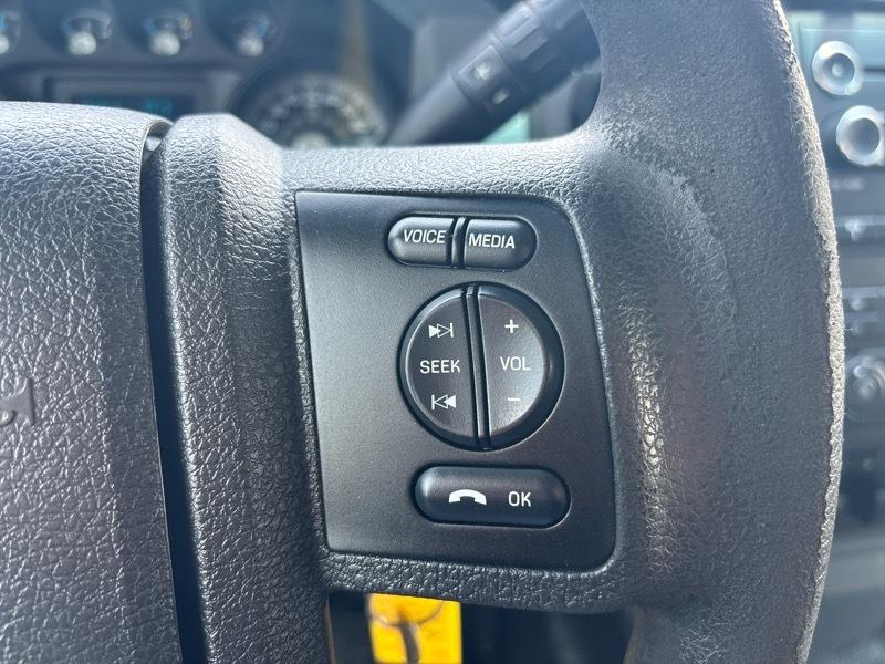 Ford F-350 SD XL SuperCab Long Bed DRW 2WD 2012