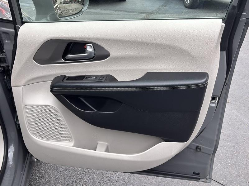 Chrysler Pacifica Touring-L 2021
