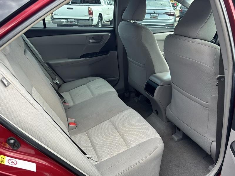 Toyota Camry Hybrid SE 2017