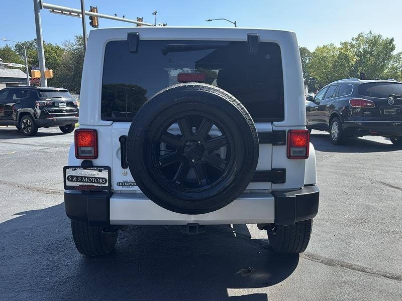 Jeep Wrangler Unlimited Sahara 4WD 2014