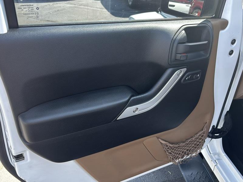 Jeep Wrangler Unlimited Sahara 4WD 2014