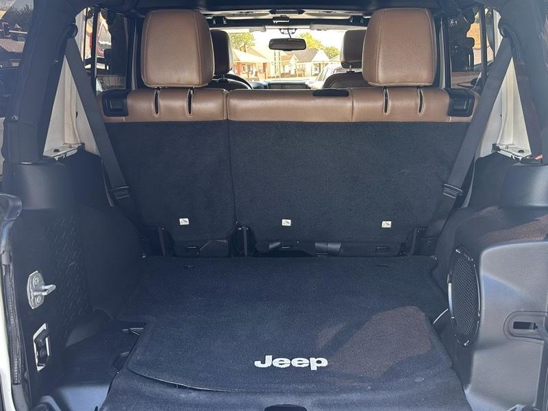 Jeep Wrangler Unlimited Sahara 4WD 2014