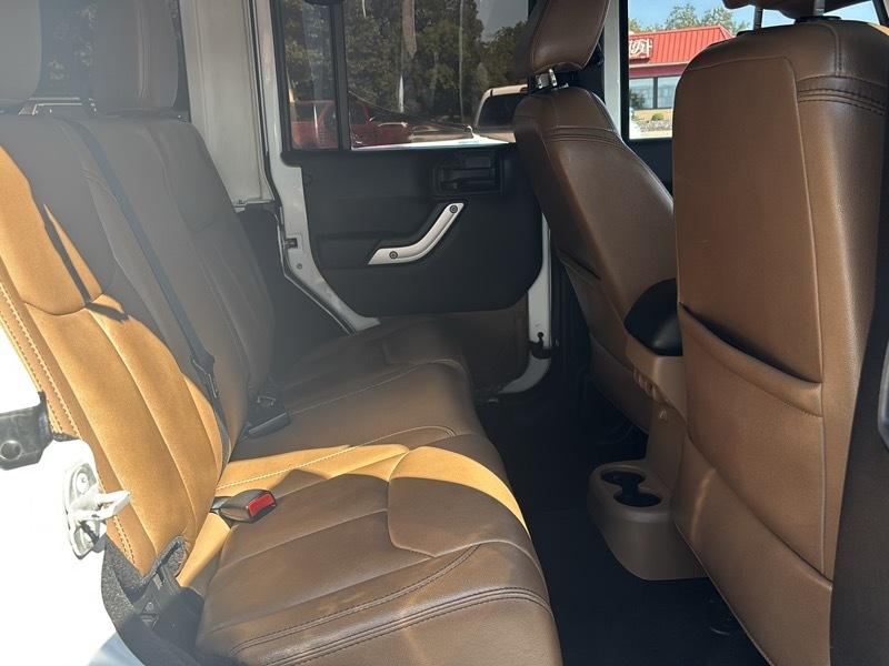 Jeep Wrangler Unlimited Sahara 4WD 2014