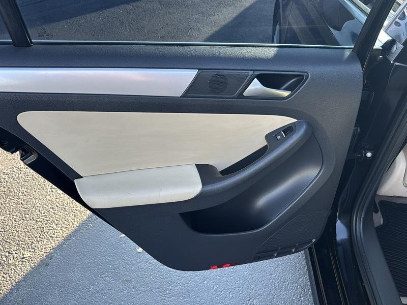 Volkswagen Jetta SE 2013