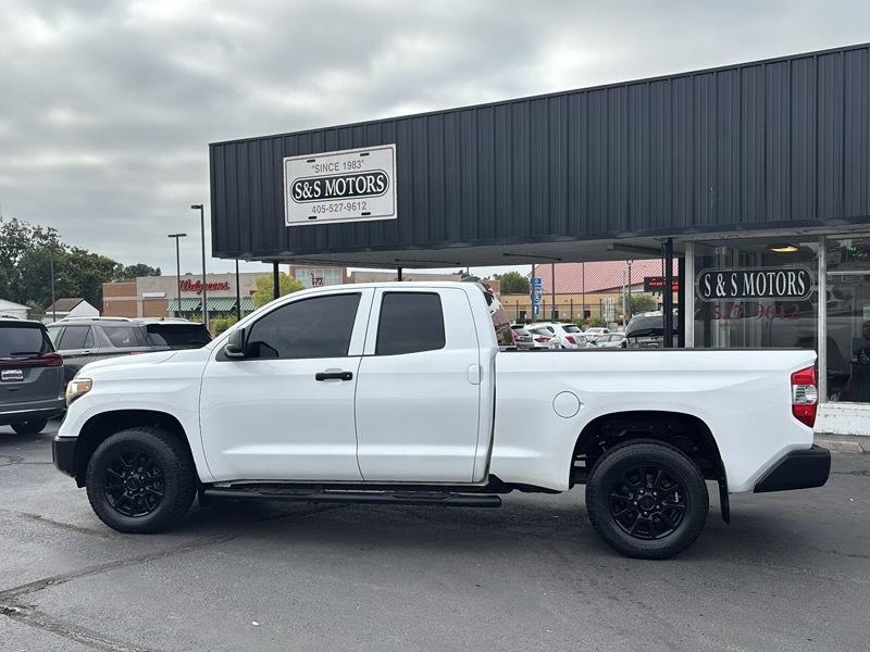 Toyota Tundra SR5 5.7L V8 Double Cab 2WD 2020