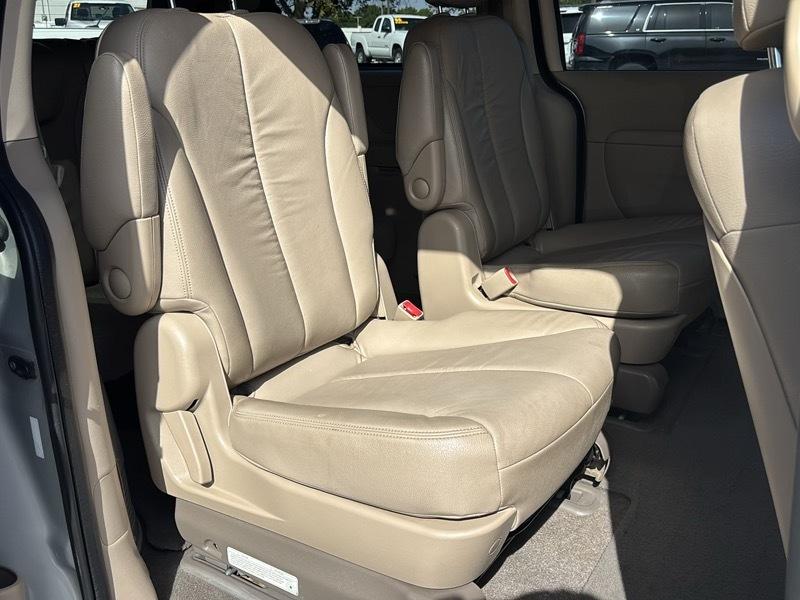 Kia Sedona LX LWB 2014