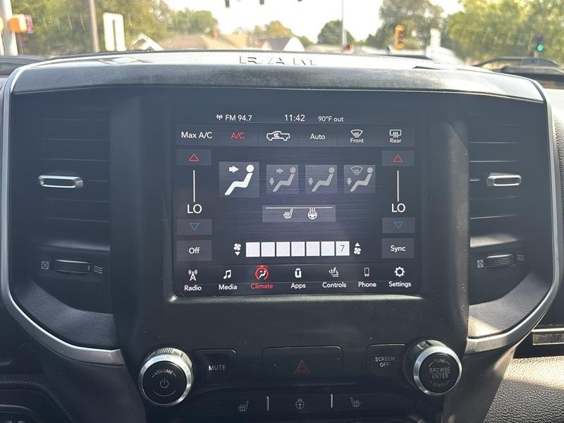 RAM 1500 Big Horn Quad Cab 4WD 2021