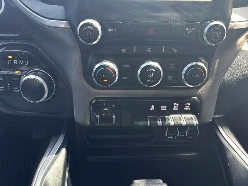 RAM 1500 Big Horn Quad Cab 4WD 2021