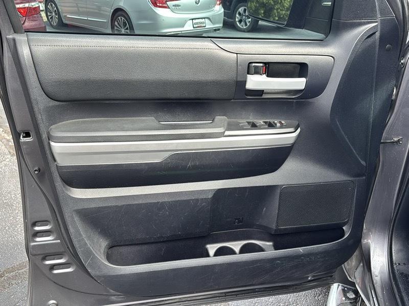 Toyota Tundra SR5 5.7L V8 FFV CrewMax 4WD 2014