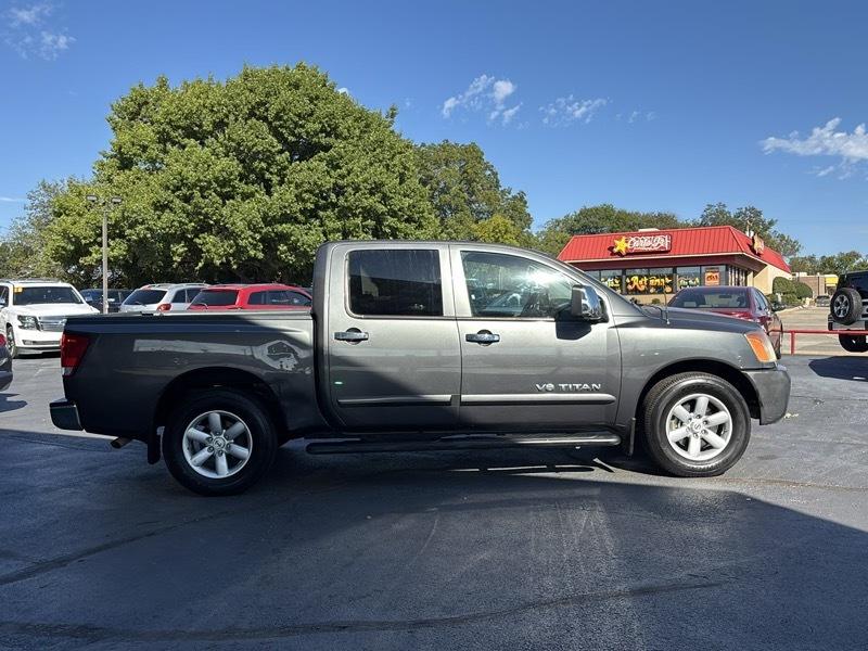 Nissan Titan LE Crew Cab 2WD SWB 2010