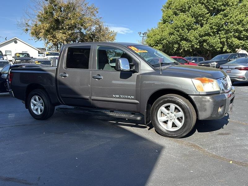 Nissan Titan LE Crew Cab 2WD SWB 2010