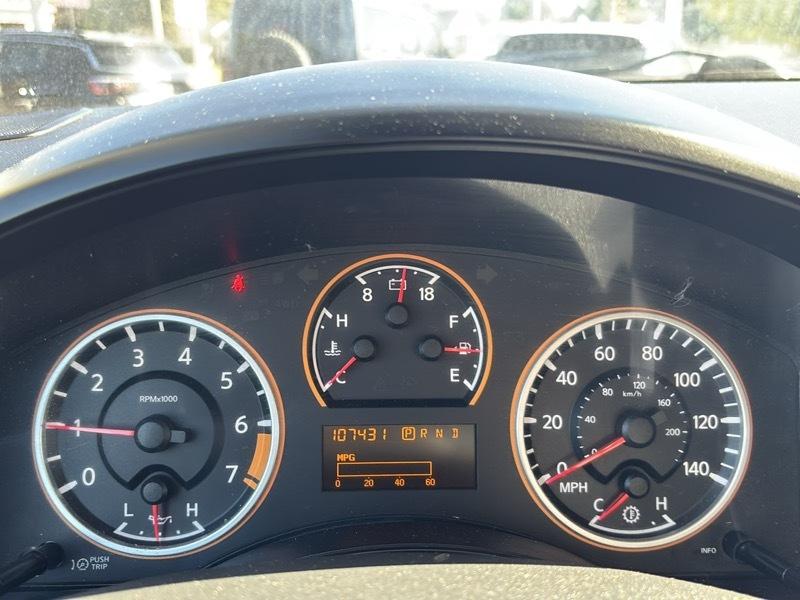 Nissan Titan LE Crew Cab 2WD SWB 2010