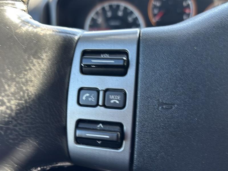 Nissan Titan LE Crew Cab 2WD SWB 2010