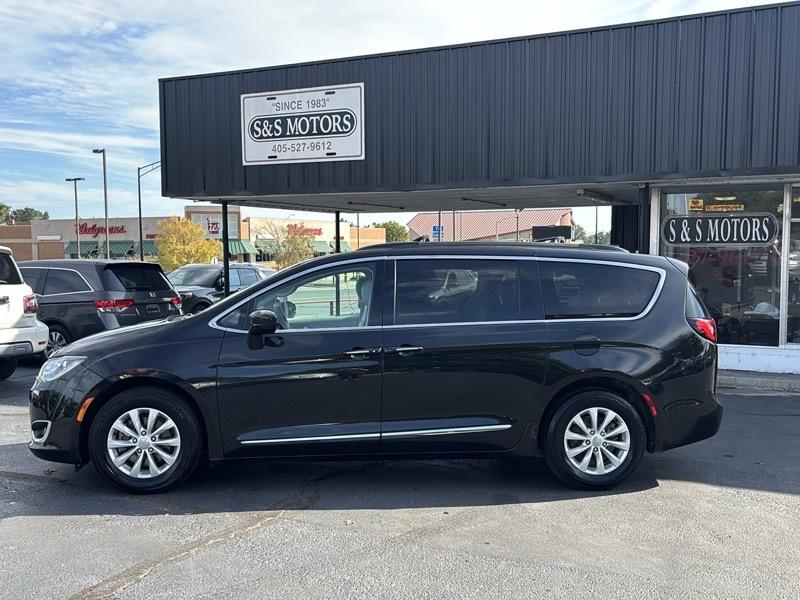 Chrysler Pacifica Touring-L 2017
