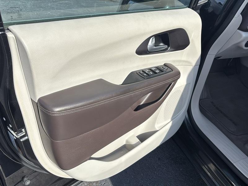 Chrysler Pacifica Touring-L 2017