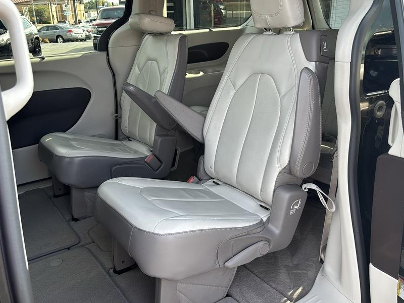 Chrysler Pacifica Touring-L 2017