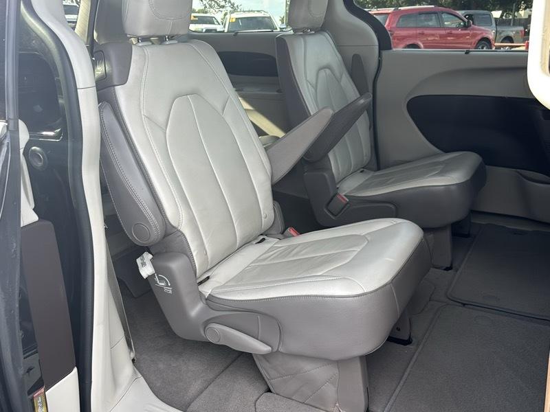 Chrysler Pacifica Touring-L 2017