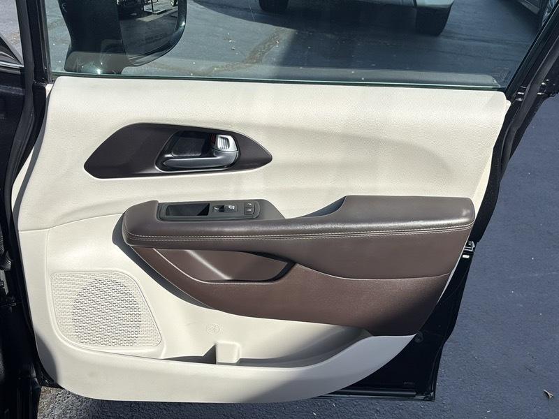 Chrysler Pacifica Touring-L 2017