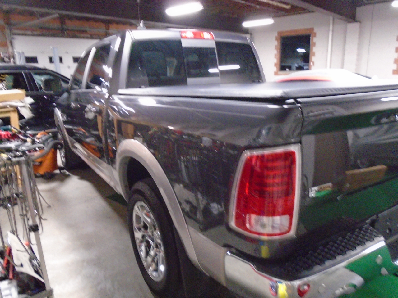 RAM 1500 Laramie Crew Cab SWB 4WD 2017