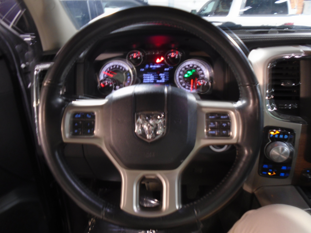 RAM 1500 Laramie Crew Cab SWB 4WD 2017