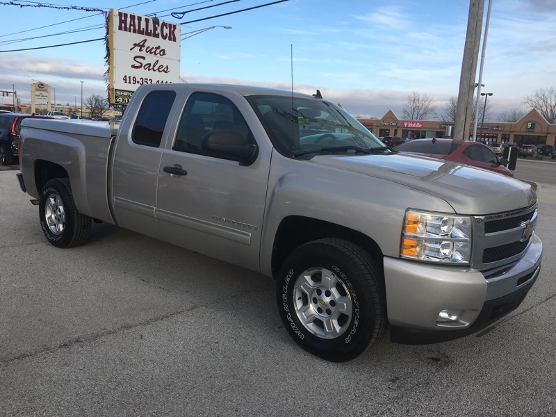 Used 2009 Chevrolet Silverado 1500 LT1 Ext. Cab Std. Box 2WD for Sale