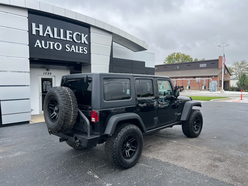 2016 Jeep Wrangler Unlimited Rubicon photo 4