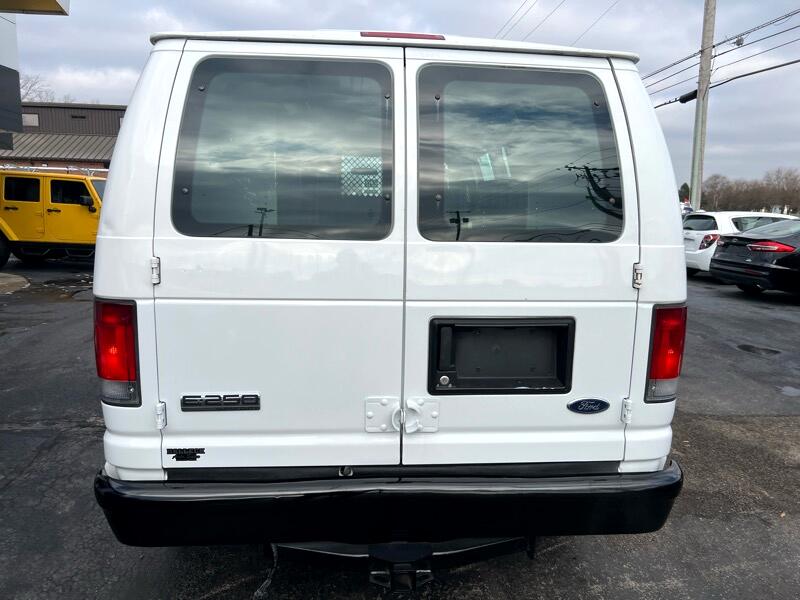 Ford Econoline E-250 2010