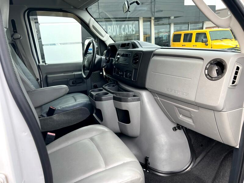 Ford Econoline E-250 2010