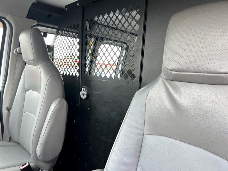 Ford Econoline E-250 2010