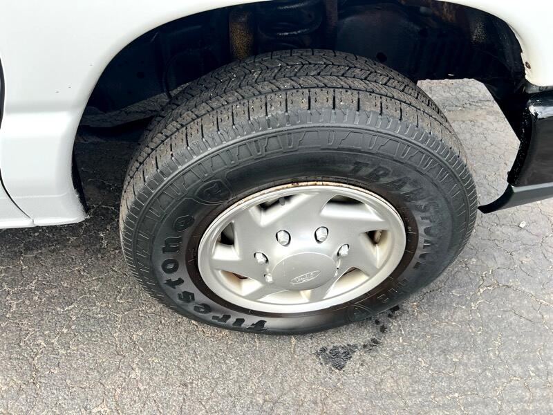 Ford Econoline E-250 2010