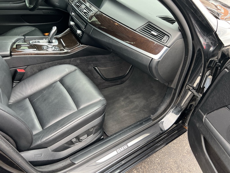 BMW 5-Series 535i xDrive 2013